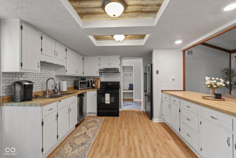 1092 S Quail Court New Palestine IN 46163