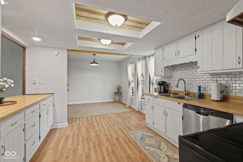 1092 S Quail Court New Palestine IN 46163