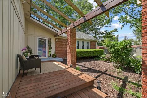 1092 S Quail Court New Palestine IN 46163