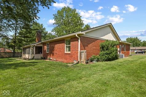 1092 S Quail Court New Palestine IN 46163