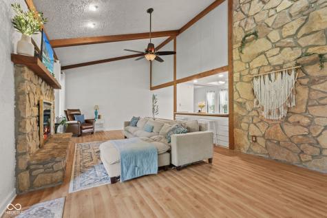 1092 S Quail Court New Palestine IN 46163