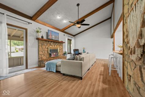 1092 S Quail Court New Palestine IN 46163