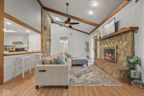 1092 S Quail Court New Palestine IN 46163