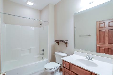 4380 Nottinghill Drive Avon IN 46123