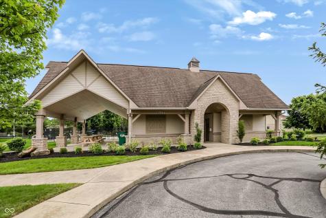 4380 Nottinghill Drive Avon IN 46123