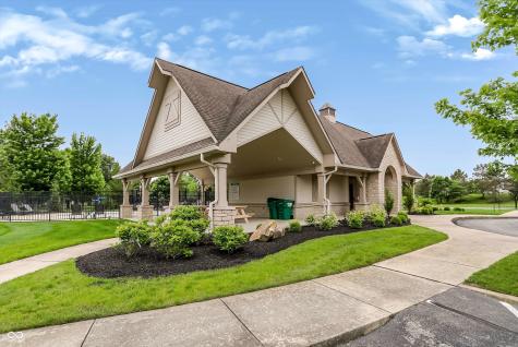 4380 Nottinghill Drive Avon IN 46123