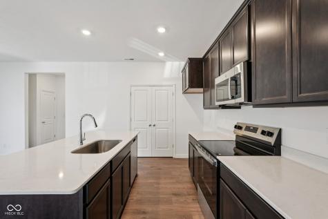 2736 Evergreen Avenue Plainfield IN 46168