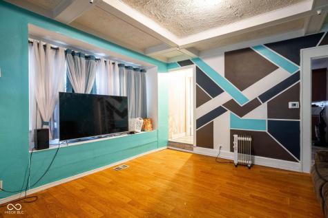 4809 E New York Street Indianapolis IN 46201