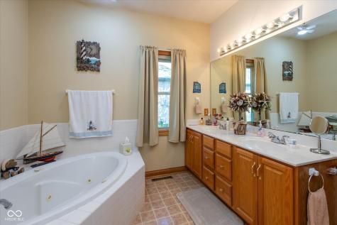 11040 Harness Way Indianapolis IN 46239