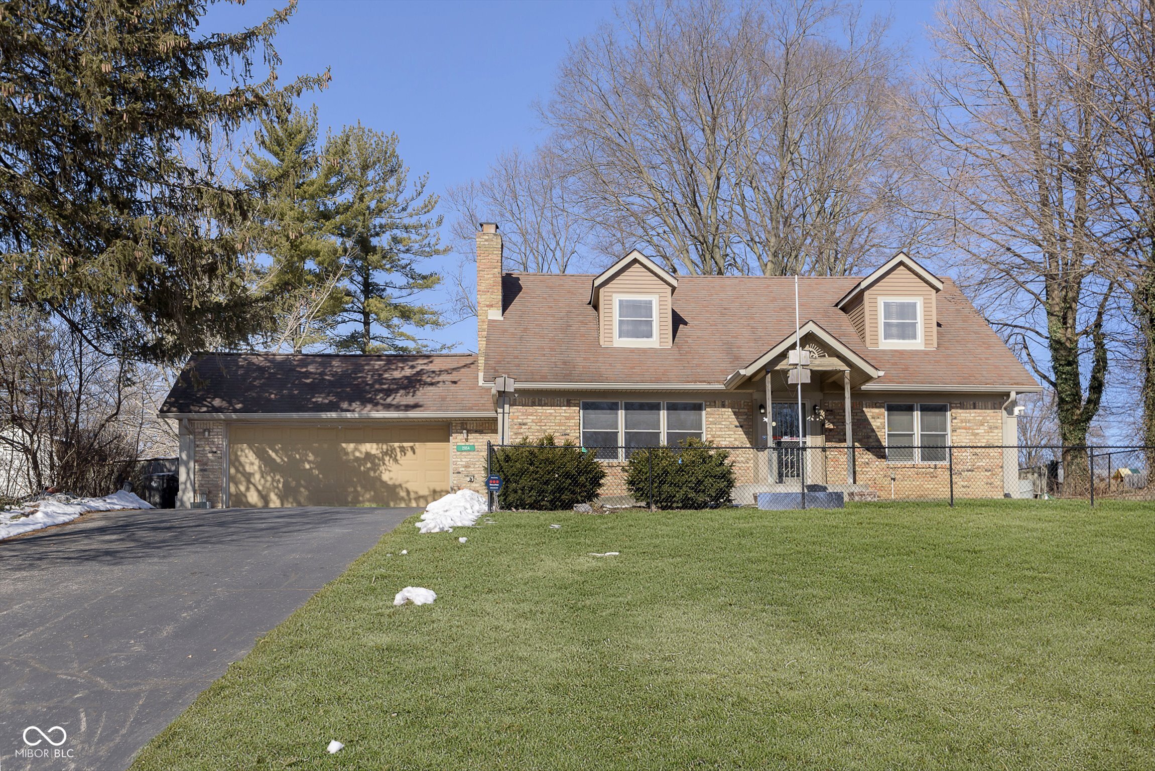 2054 Woodcrest Road Indianapolis IN 46227
