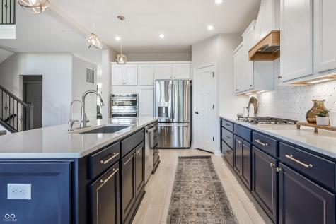 12442 Coastal Place Fishers IN 46037