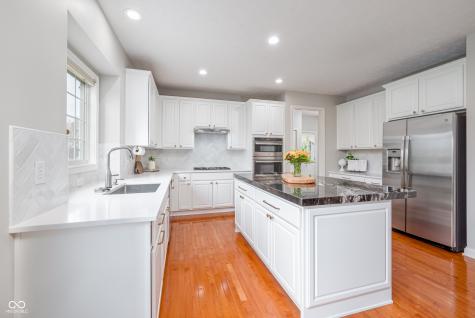 5074 S Cobblestone Drive Zionsville IN 46077