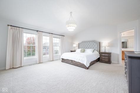 5074 S Cobblestone Drive Zionsville IN 46077