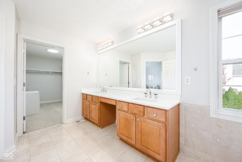 5074 S Cobblestone Drive Zionsville IN 46077