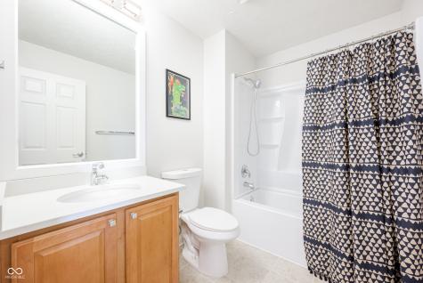 5074 S Cobblestone Drive Zionsville IN 46077