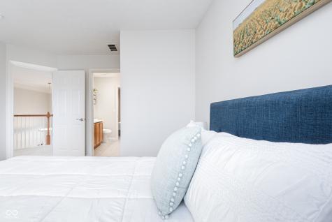 5074 S Cobblestone Drive Zionsville IN 46077