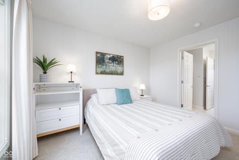 5074 S Cobblestone Drive Zionsville IN 46077