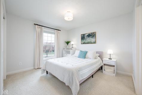 5074 S Cobblestone Drive Zionsville IN 46077