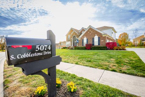 5074 S Cobblestone Drive Zionsville IN 46077