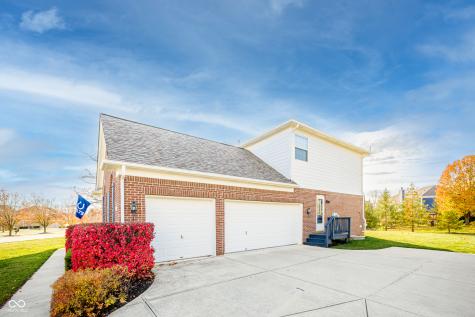 5074 S Cobblestone Drive Zionsville IN 46077