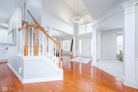 5074 S Cobblestone Drive Zionsville IN 46077