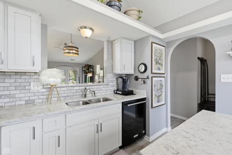 6468 Hunters Green Lane Indianapolis IN 46278