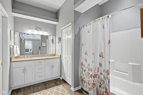 6468 Hunters Green Lane Indianapolis IN 46278
