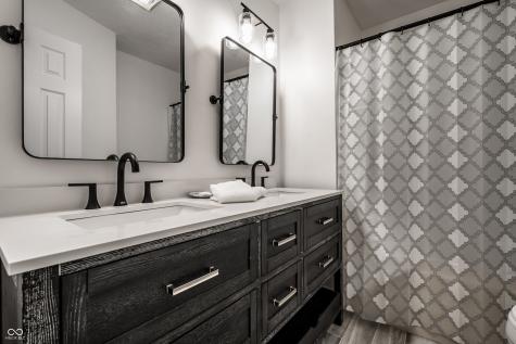 6543 Calla Lily Drive Indianapolis IN 46237