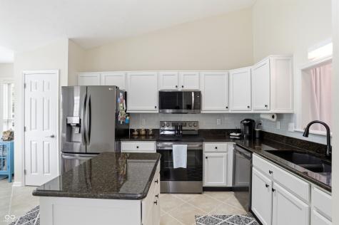 8206 Meadow Bend Drive Indianapolis IN 46259