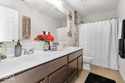 5162 Arling Drive Indianapolis IN 46237