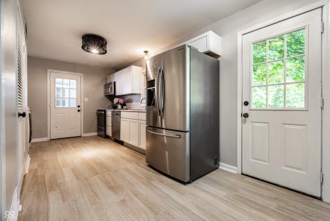 9860 E 600 S Zionsville IN 46077