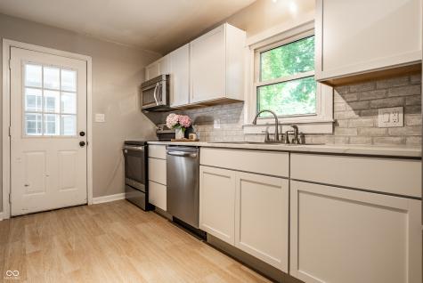 9860 E 600 S Zionsville IN 46077