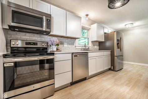 9860 E 600 S Zionsville IN 46077