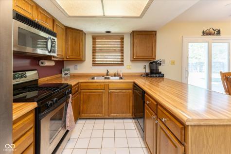 160 Briarwood Court Brownsburg IN 46112