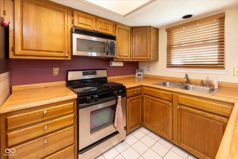 160 Briarwood Court Brownsburg IN 46112