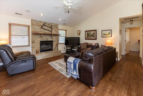 160 Briarwood Court Brownsburg IN 46112