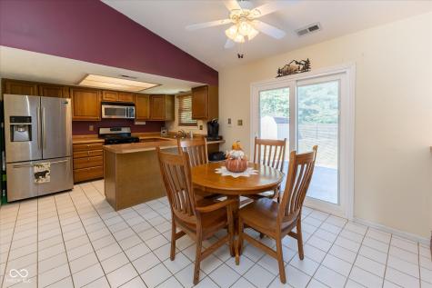 160 Briarwood Court Brownsburg IN 46112