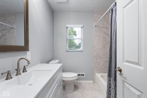 4904 Kessler Boulevard N Drive Indianapolis IN 46228