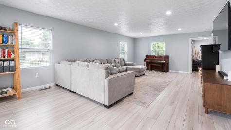 4904 Kessler Boulevard N Drive Indianapolis IN 46228