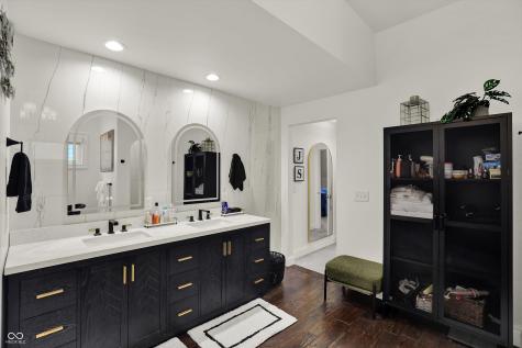 9061 Crystal Lake Drive Indianapolis IN 46240