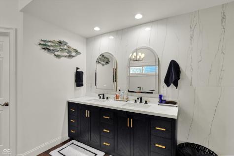 9061 Crystal Lake Drive Indianapolis IN 46240