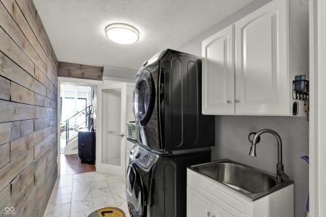 9061 Crystal Lake Drive Indianapolis IN 46240