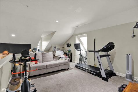 9061 Crystal Lake Drive Indianapolis IN 46240