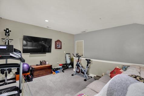9061 Crystal Lake Drive Indianapolis IN 46240