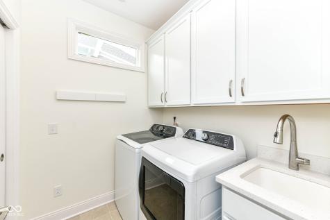 11362 Neptune Drive Fishers IN 46040