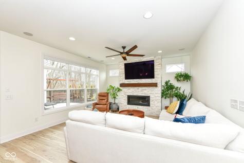 11362 Neptune Drive Fishers IN 46040