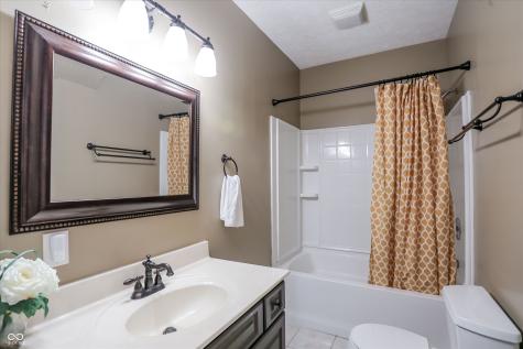 10926 Wintercove Way Fishers IN 46038