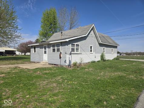 691 E Middle Street Rosedale IN 47874