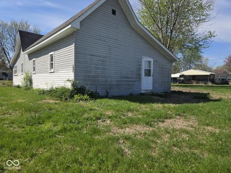 691 E Middle Street Rosedale IN 47874