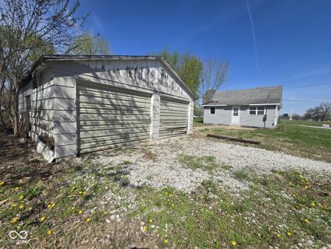 691 E Middle Street Rosedale IN 47874